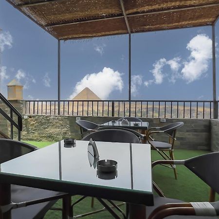 Pyramids Tower View Inn Nazlet el Simman ภายนอก รูปภาพ
