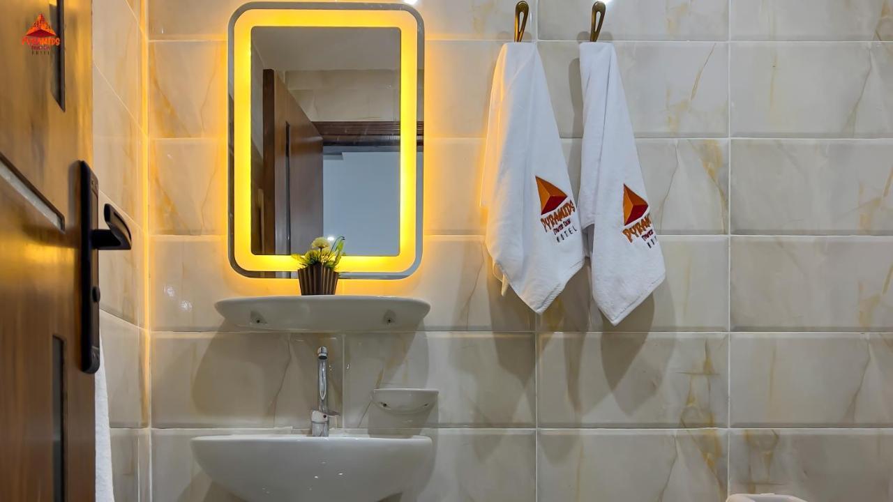 Pyramids Tower View Inn Nazlet el Simman ภายนอก รูปภาพ