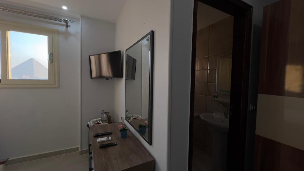 Pyramids Tower View Inn Nazlet el Simman ภายนอก รูปภาพ